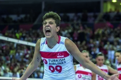 Lezbiyen Voleybolcu Vesilesiyle Edilen Sinsilik!