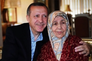 Tenzile Ana&#039;ya Şikâyet: Annelik Asalettir, Esaret Değil!